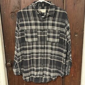 Universal thread size small flannel men’s dress shirt plaid (S20)
